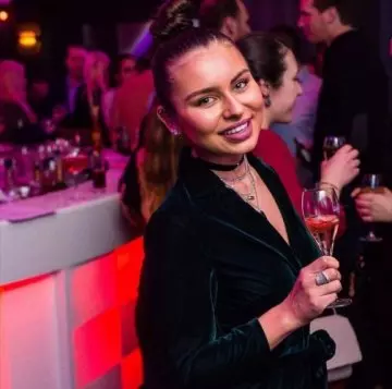 missdimplegirl image 0